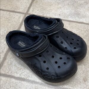 CROCS Kids Black Fuzzy Lined Slippers